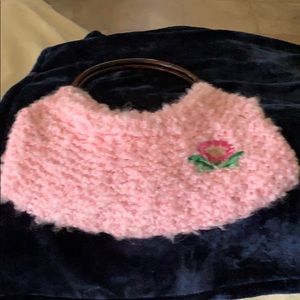 Pink purse knit and has embroidered flower new